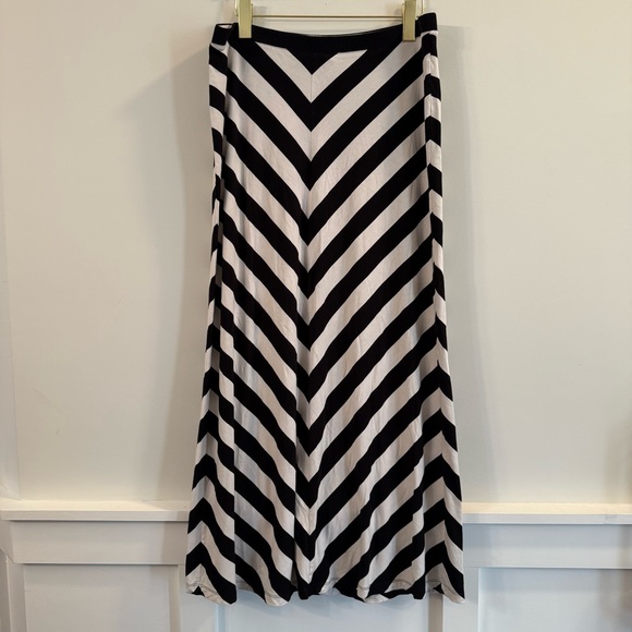 White House Black Market Dresses & Skirts - White House Black Market Chevron A-Line maxi Skirt size large